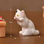 statuettes chats résine animaux compagnie réaliste détaillées blanc gris noir orange bleu yeux colorés