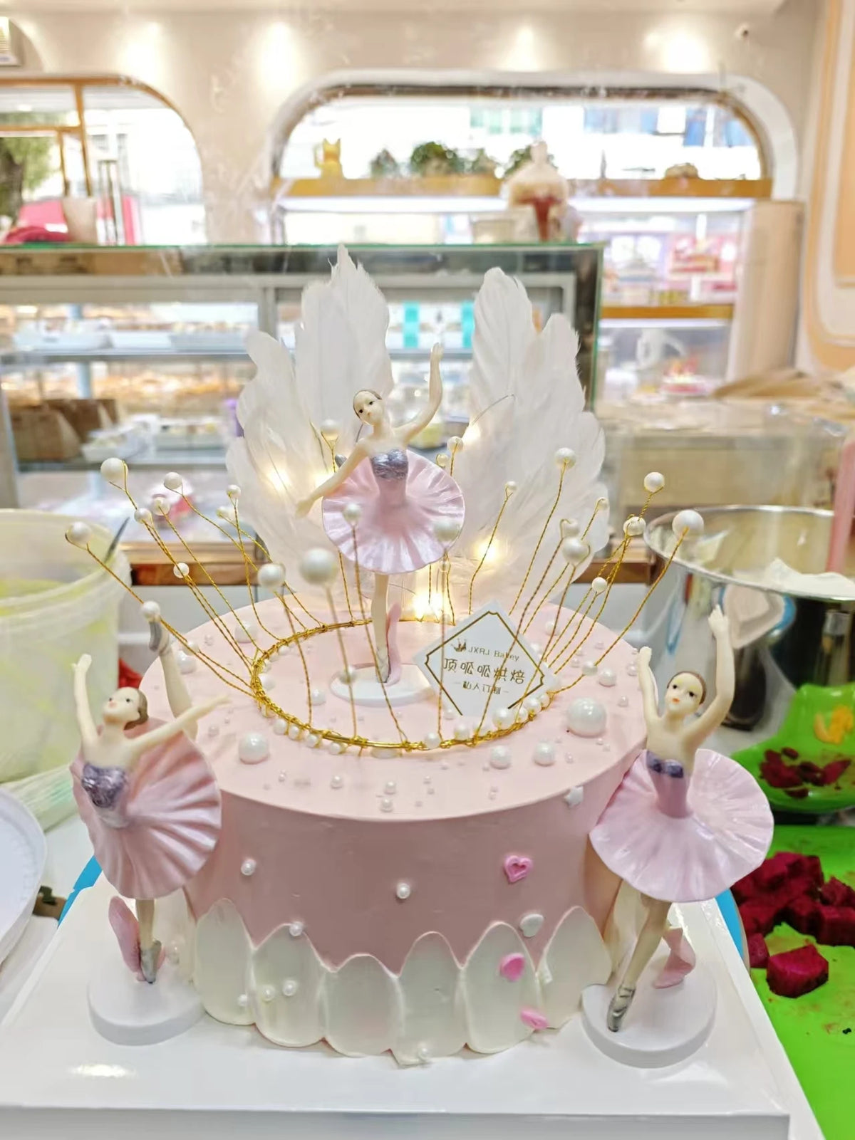 décorations gâteau ballet danseuses plumes papillons couronne dorée anniversaire fête enfants