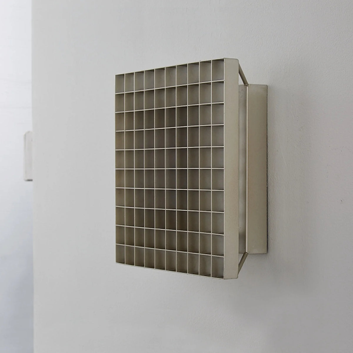 lampe murale moderne blanche grille métal éclairage quotidien cuisine salle bain