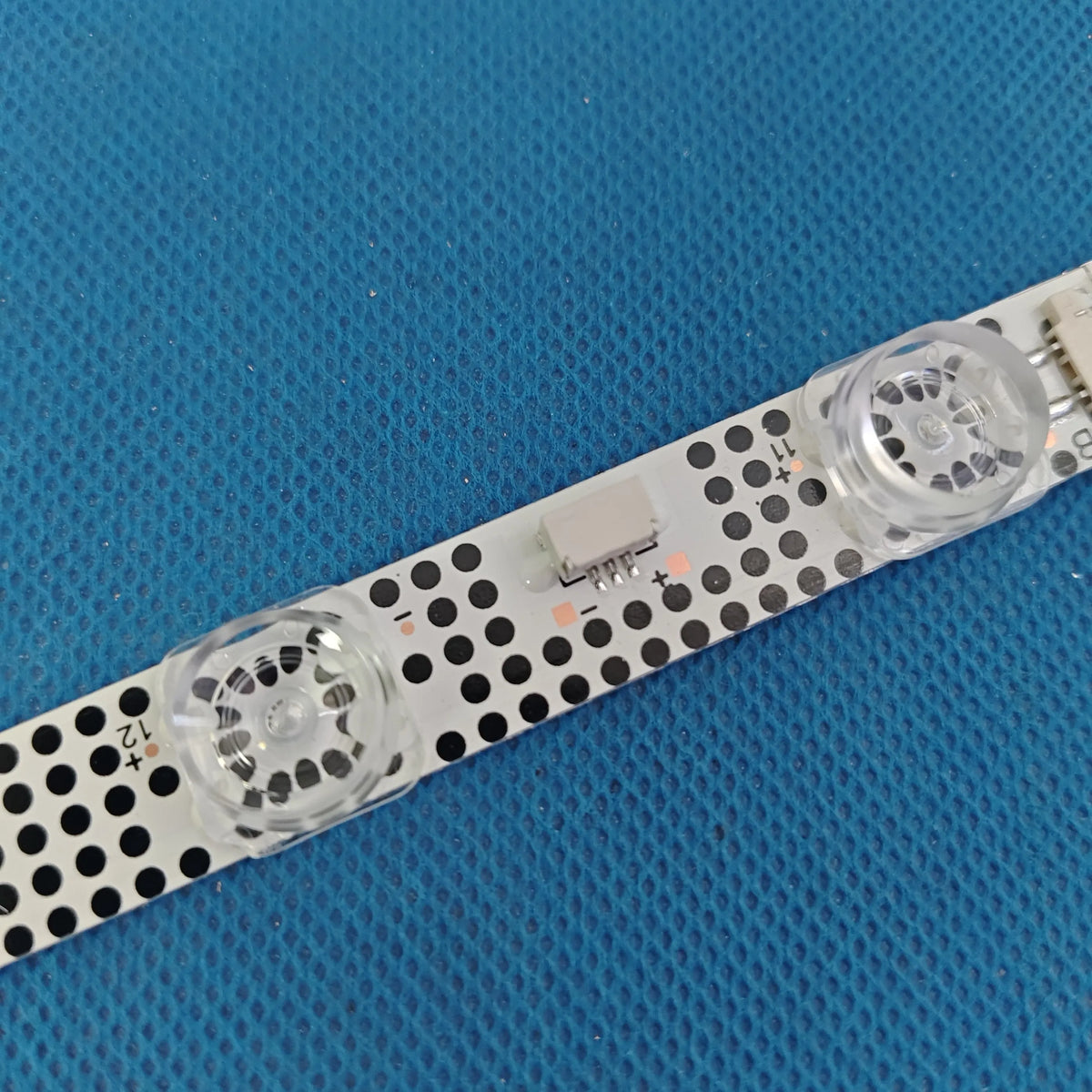 ruban led blanc points noirs modernes connecteurs 6v tcl télévision aluminium