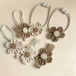 accessoire fenêtre fleurs crochet tissu texturé clips beige marron clair decoratif artisanal