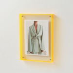 cadre photo mural moderne transparent jaune orange gris vert bleu rose suspension vis fixe