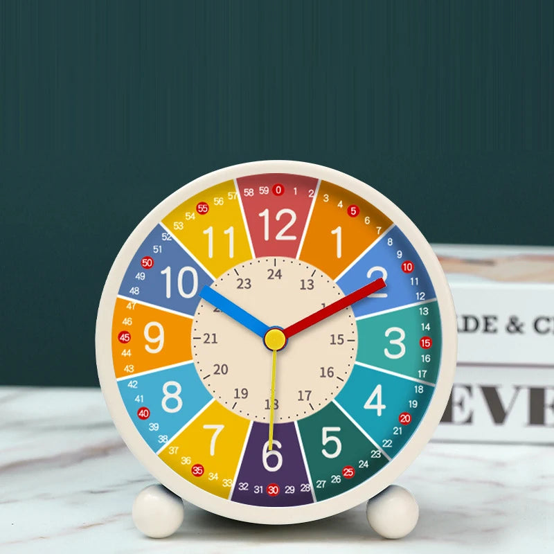 horloge table enfantine couleurs vives numéros imprimés pieds blancs moderne aiguilles apprendre l'heure attrayant