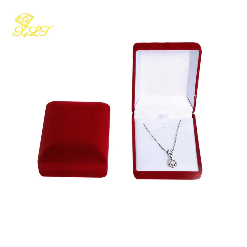 boîte rangement velours collier plume élégant classique pendentif plume argenté emballage sécurité transport bijoux