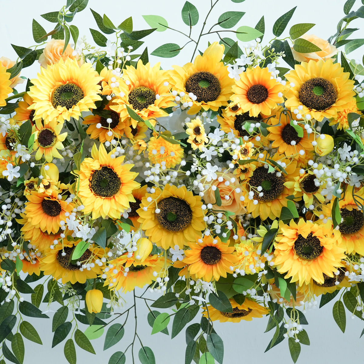 Décoration mariage arche jaune tournesol feuillage soie extérieure festive event