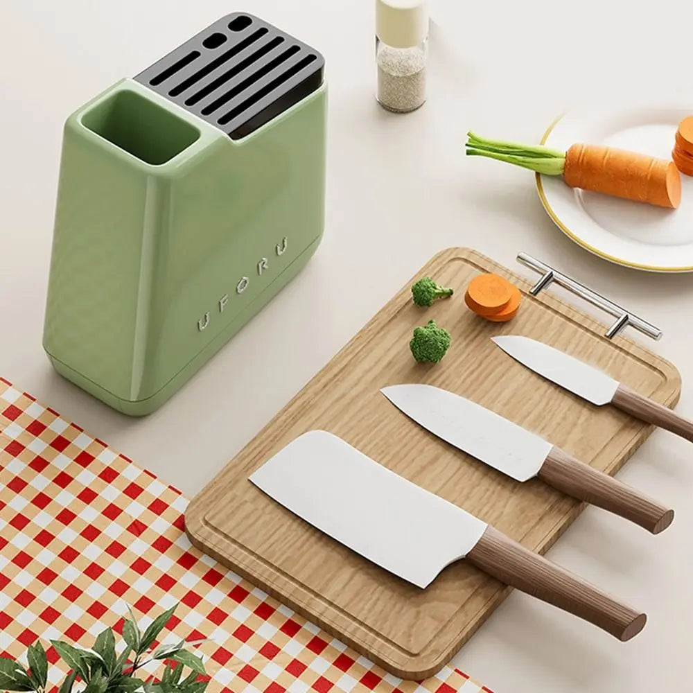 rangement couteaux moderne couleur beige vert rouge organise ustensiles cuisine spatules fourchette cuillère