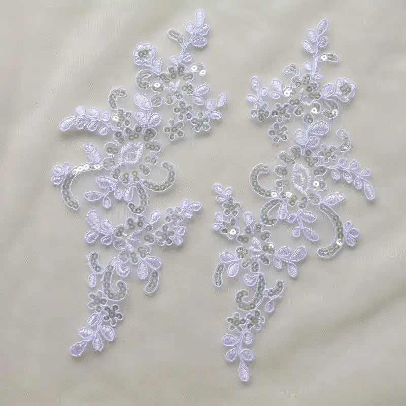 patchs tissu brodé appliques dentelle motif floral rouge bleu doré