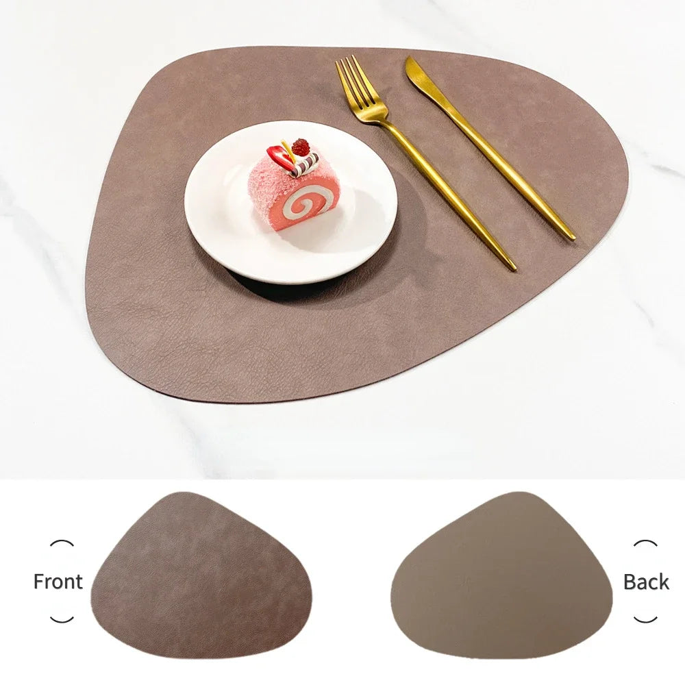 tapis table moderne marron gris vert texture cuir adhésif assiettes fourchettes couteaux