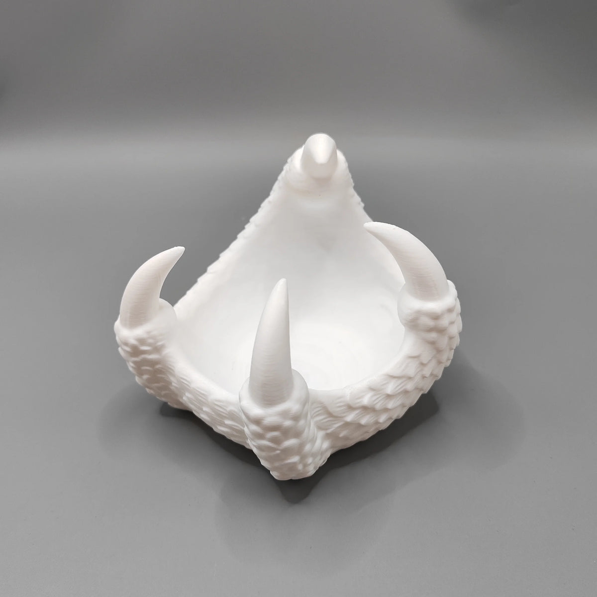 plateau décoration intérieure gothique bol griffe dragon blanc écailles détaillées clés bijoux porte clés