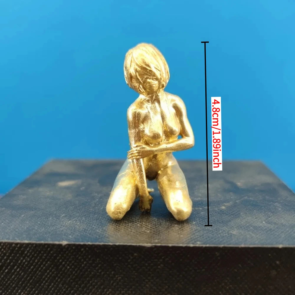figurine humaine or accroupie sculpture décorative maison collection ornement métal vintage