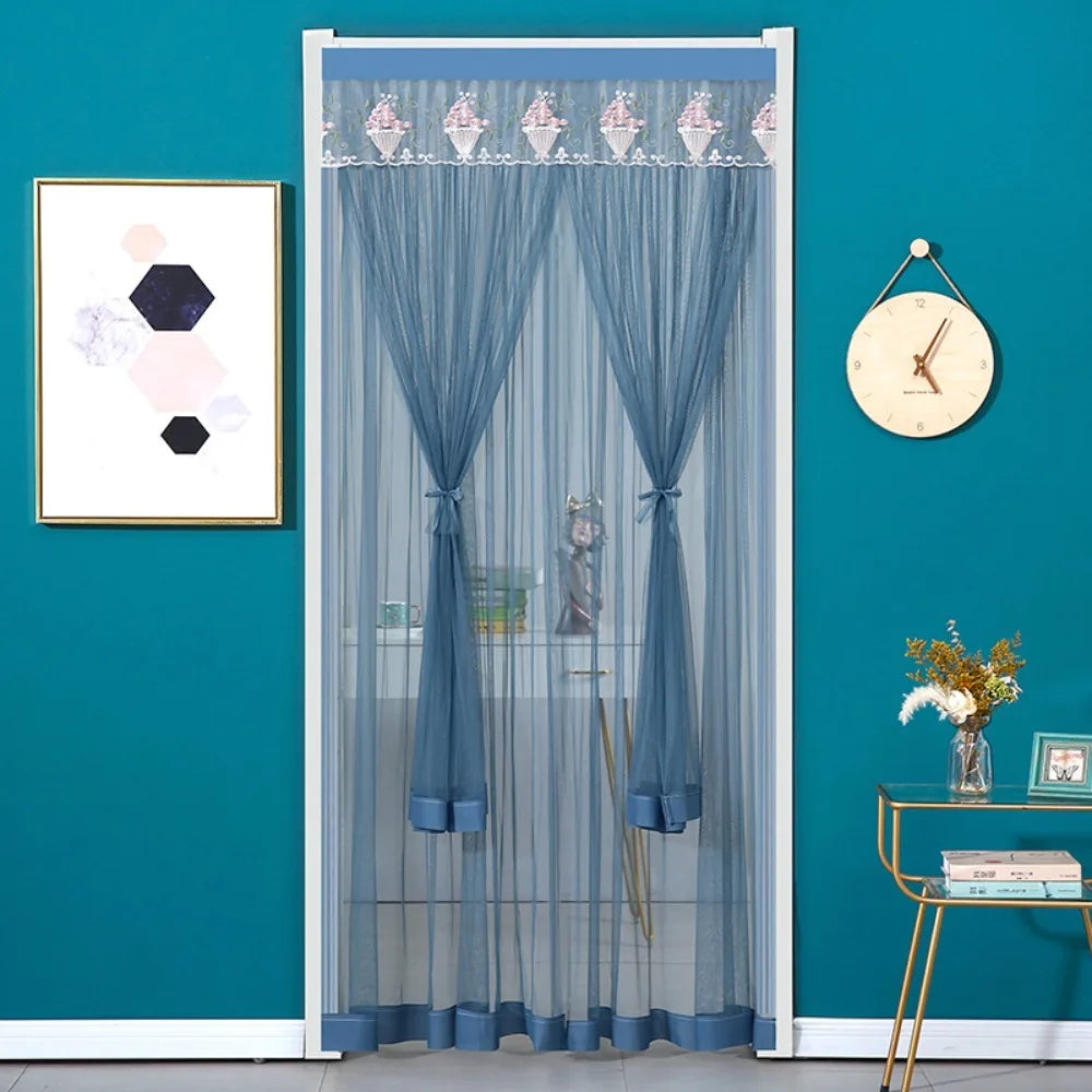 rideau porte décoration floral violet bleu rose blanc plissé brodé frangé translucide autoagrippant