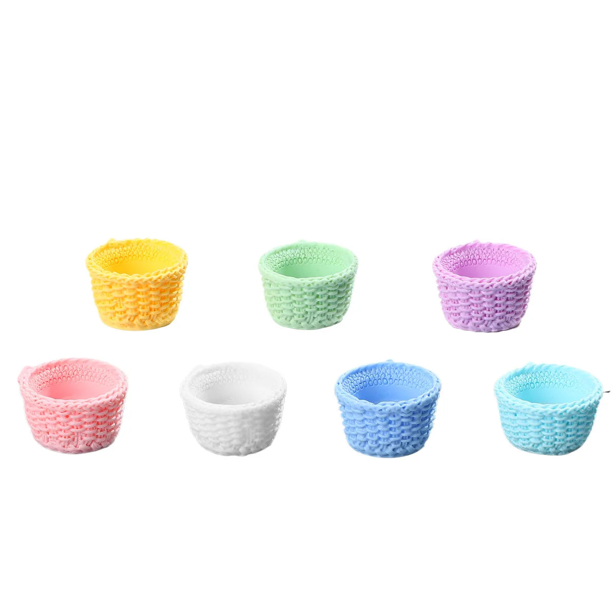 paniers tressés résine couleur jaune vert rose bleu blanc rustique décoration miniature maison poupée