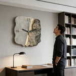 Horloge murale jaune style haut de gamme pour espace de vie