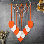 tapisserie boho chic macramé franges coeurs orange blanc bleu vert marron clair coton mur
