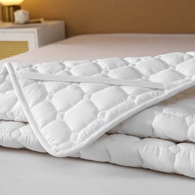 protège lit imperméable anti acariens blanc motifs géométriques moelleux moderne anti bactéries