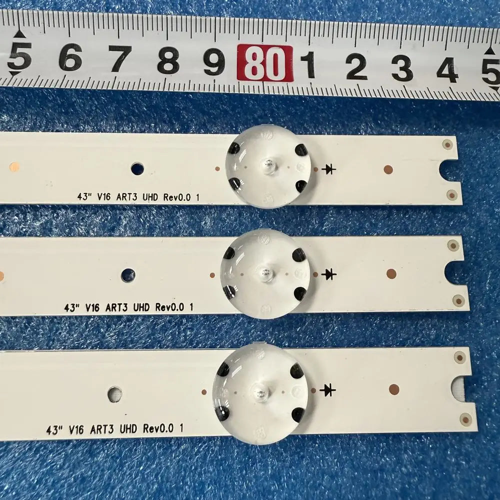 bande lumineuse led blanc rétro éclairage téléviseur adhésif kit connecteurs salon moderne