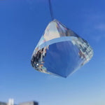 pendentif diamant transparent bleu clair facettes géométriques moderne élégant reflets colorés 42mm 52mm chainette