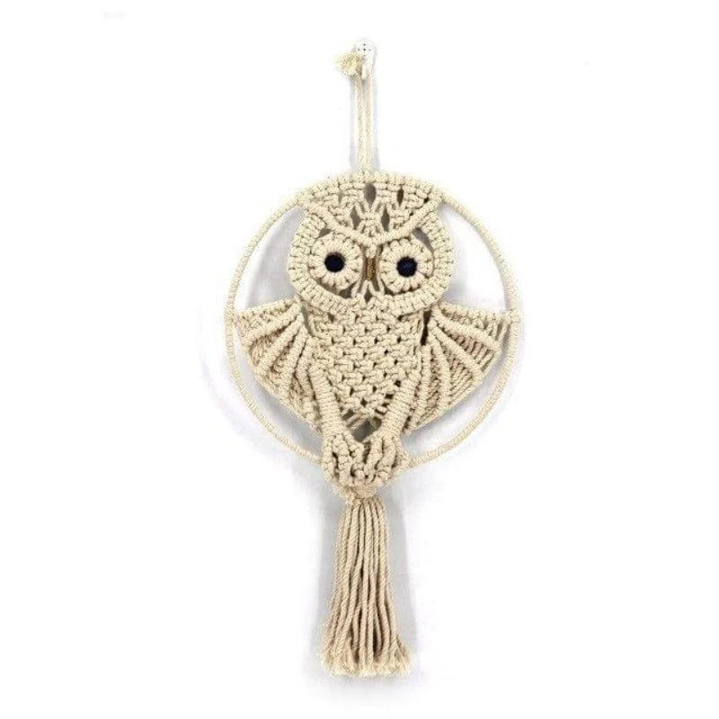 Décoration murale en forme de hibou artisanale, idéale pour ajouter une touche bohème à votre intérieur. Élément de décoration unique et accrocheur pour les amateurs de style naturel et créatif.