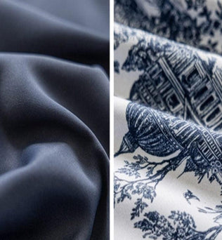 Deux tissus élégants aux motifs distincts : à gauche, un bleu uni intense ; à droite, un imprimé sophistiqué en nuances de bleu avec des motifs architecturaux. Idéal pour des créations de mode ou de décoration intérieure chic.