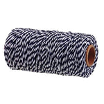 Bobine de fil torsadé noir et blanc, idéale pour les projets de bricolage, l'emballage de cadeaux ou les travaux manuels créatifs. Parfaite pour ajouter une touche esthétique à vos créations artisanales.