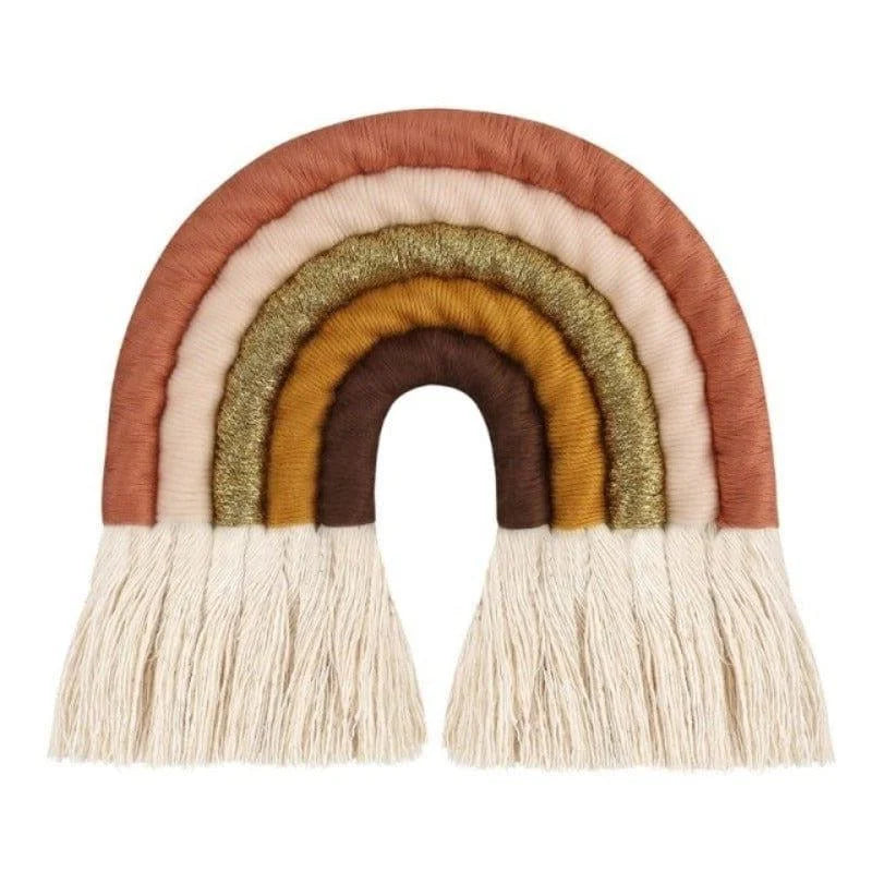 Décoration murale en forme d'arc-en-ciel avec des nuances de terre cuite, beige et ocre, idéale pour une chambre d'enfant ou un salon. Élément bohème chic apportant une touche colorée et chaleureuse à votre intérieur. Suspendez cet accessoire tendance pour harmoniser votre décoration avec des tons naturels et apaisants.