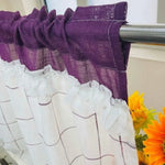 Rideau décoratif bicolore violet et blanc, parfait pour ajouter une touche élégante à votre intérieur. Avec son design unique et ses détails soignés, ce rideau embellit magnifiquement n'importe quelle pièce, tout en offrant une excellente gestion de la lumière. Idéal pour le salon, la chambre ou la salle à manger, ce rideau est une excellente option pour ceux qui cherchent à allier style et fonctionnalité.