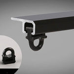 Rails de fixation pour rideaux coulissants, système robuste et efficace pour suspension sécurisée. Crochet adaptable pour différentes configurations de montage. Parfait pour l'installation de rideaux lourds ou industriels, garanti pour un usage intensif. Solution idéale pour optimiser l'espace et faciliter le mouvement des rideaux.