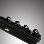 Barre multifonctionnelle avec crochets pour une organisation optimale, idéale pour accrocher et ranger divers objets dans un espace de travail ou de stockage. Design moderne et pratique pour maximiser l'efficacité de votre espace. Solution de rangement idéale pour ateliers, garages et entrepôts.