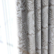 rideau gris floral voilage transparent moderne bohème tringle fixe decoration intérieure chambre table plantes