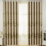 Rideaux élégants aux motifs floraux discrets, idéaux pour apporter une touche de sophistication à votre intérieur. Ces rideaux décoratifs de couleur beige s'harmonisent parfaitement avec divers styles de décoration, offrant une ambiance chaleureuse et accueillante dans votre salon, chambre ou bureau. Leur design raffiné bloque partiellement la lumière tout en préservant l'intimité, créant un équilibre parfait entre esthétisme et fonctionnalité. Transformez vos espaces de vie avec ces rideaux