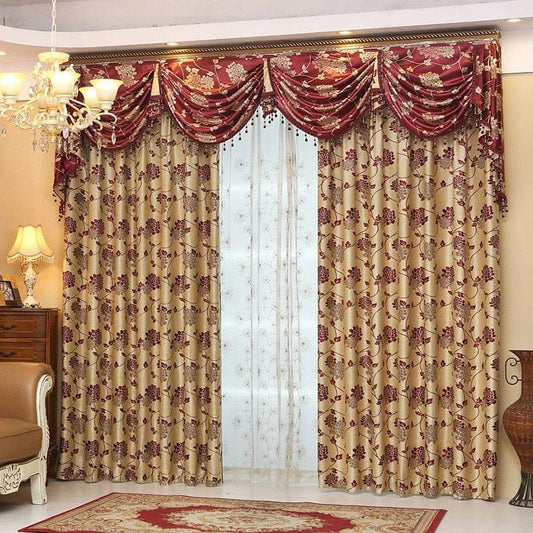 Rideau beige et rouge motifs floraux