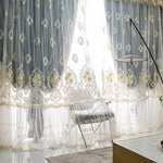 Rideaux élégants et raffinés pour salon, avec des motifs brodés offrant une ambiance lumineuse et chic à votre intérieur. Idéals pour une décoration sophistiquée et moderne, ces rideaux apportent une touche de luxe à votre espace de vie tout en filtrant doucement la lumière naturelle.ajouter longueur et largeur.