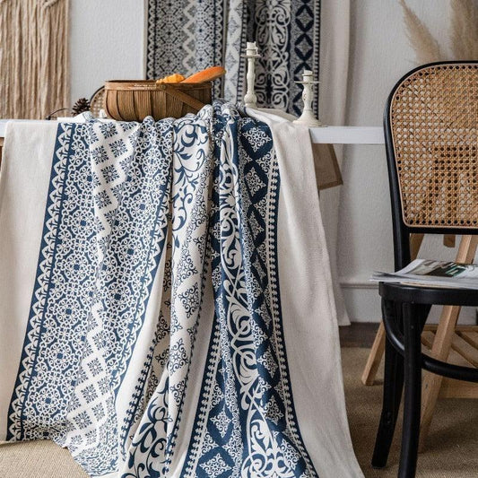 Rideau blanc cassé bohème à motifs bleus élégants