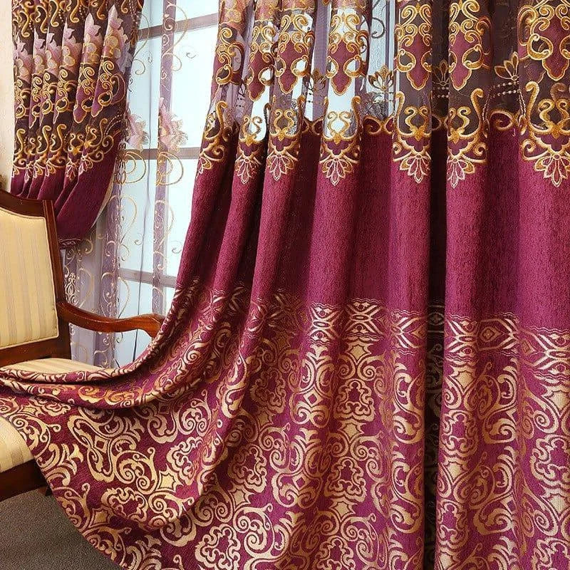 Rideaux élégants à motifs dorés sophistiqués, ajoutant une touche de luxe et de charme à votre intérieur. Idéal pour embellir le salon ou la chambre, offrant une ambiance chaleureuse et accueillante. Design harmonieux qui complète parfaitement une décoration classique ou contemporaine. Accessoire incontournable pour apporter style et distinction à votre espace de vie.