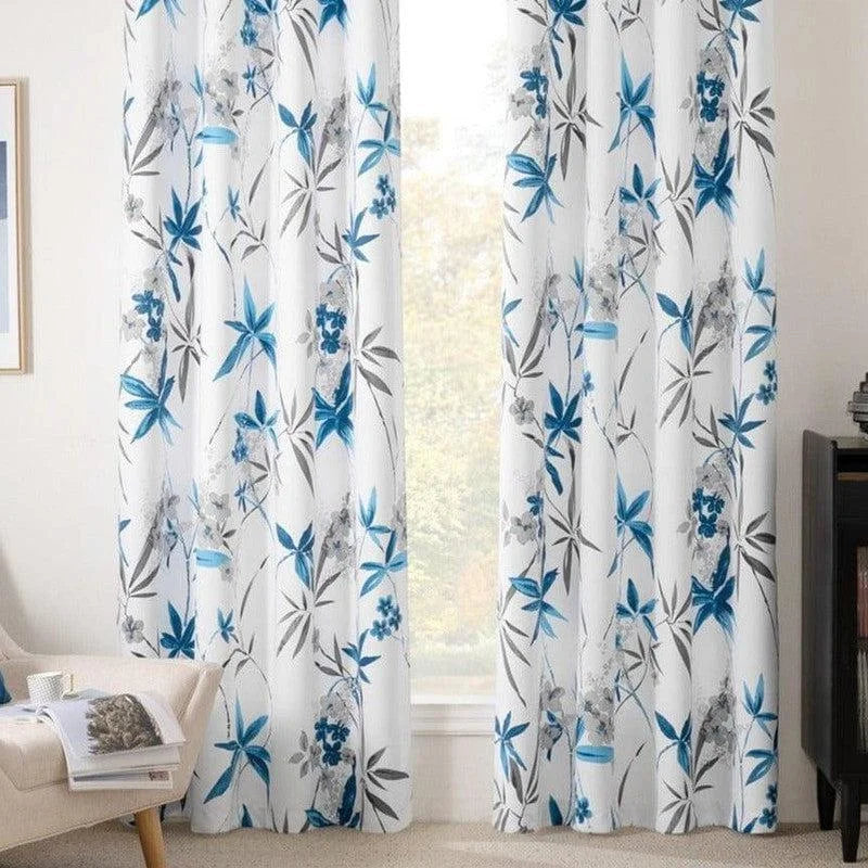 Rideaux élégants avec motif floral bleu pour décoration intérieure moderne. Ajoutez une touche de fraîcheur et de style à votre salon ou chambre avec ces magnifiques rideaux ornés de motifs de feuillage et de fleurs. Idéal pour créer une ambiance apaisante et sophistiquée dans tout espace de vie. ajuste & luminosité et l'intimité de votre pièce avec charme et élégance.