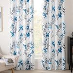 Rideaux élégants avec motif floral bleu pour décoration intérieure moderne. Ajoutez une touche de fraîcheur et de style à votre salon ou chambre avec ces magnifiques rideaux ornés de motifs de feuillage et de fleurs. Idéal pour créer une ambiance apaisante et sophistiquée dans tout espace de vie. ajuste & luminosité et l'intimité de votre pièce avec charme et élégance.