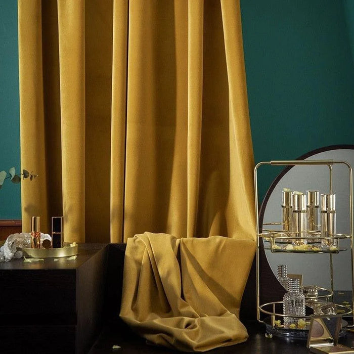 Rideau élégant de couleur moutarde, parfait pour ajouter du caractère à votre intérieur. Ce rideau offre une touche sophistiquée, idéal pour les salons modernes ou les chambres cosy. Le design soigneusement plissé améliore l'apparence générale de la pièce, tout en contrôlant efficacement la lumière. Achetez ce rideau pour sublimer votre décoration intérieure avec une touche de style et de fonctionnalité.