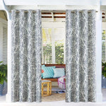 Rideaux d'extérieur design avec motifs de branches, idéaux pour ajouter une touche décorative à votre terrasse ou véranda. Parfaits pour créer une ambiance cosy et intimiste dans votre espace de vie extérieur.