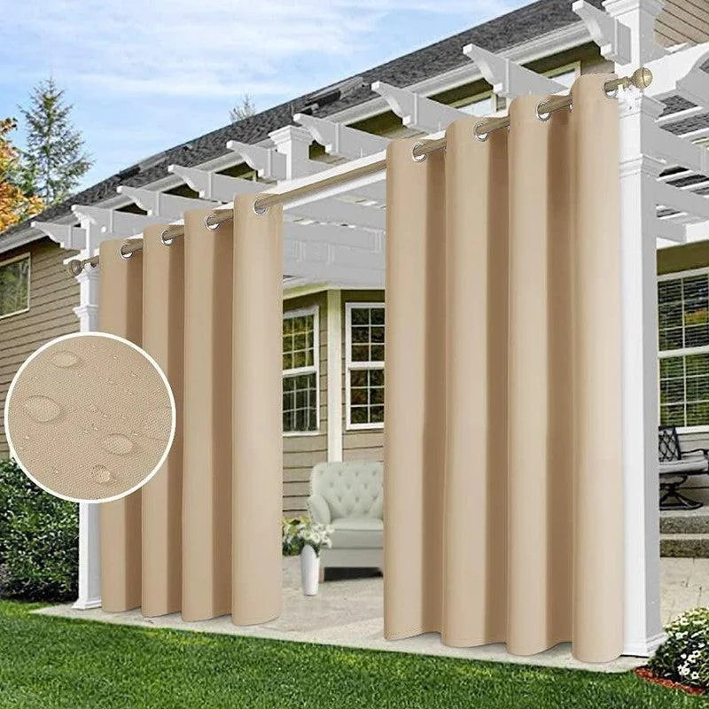 Rideaux extérieurs beige pour pergola, parfaits pour créer un espace de détente ombragé. Idéaux pour protéger du soleil lors des journées ensoleillées, ajoutant une touche élégante à votre jardin ou véranda. Design moderne avec œillets, faciles à installer. Conviennent aux maisons avec aménagements extérieurs et espaces de vie extérieurs.