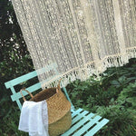 Magnifique rideau décoratif beige avec motifs ajourés, idéal pour ajouter une touche bohème à votre espace extérieur. Parfait pour une ambiance naturelle et relaxante, ce rideau tendance embellit votre jardin ou terrasse. Ajoutez du charme à votre déco avec cet accessoire élégant et intemporel.
