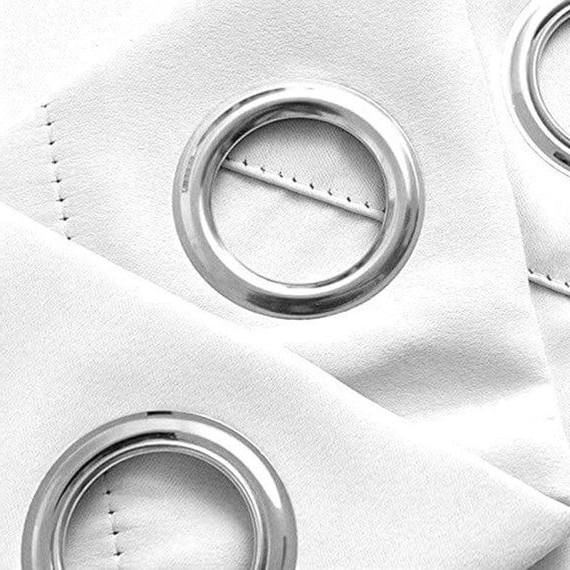 Rideau blanc avec œillets métalliques ronds pour une installation facile, design moderne et élégant, idéal pour la décoration intérieure, améliore l'esthétique de votre espace, convient pour salon ou chambre.