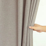 Rideau beige élégant avec plis délicats, idéal pour ajouter une touche de sophistication à votre intérieur. Parfait pour un salon moderne ou une chambre lumineuse. Design intemporel qui s'harmonise avec tout type de décoration.