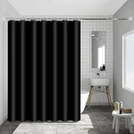 Rideau de douche noir élégant pour salle de bain moderne, offrant une touche de sophistication à votre espace. Installation facile avec œillets renforcés pour une ambiance contemporaine et épurée. Idéal pour compléter une décoration minimaliste et tendance, ajoutant une protection efficace lors de l'utilisation de la douche. Convient à tout type de baignoire et optimise le style de votre pièce d'eau.