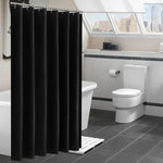 Rideau de douche élégant noir pour salle de bain moderne, idéal pour ajouter une touche de sophistication à votre espace. Ce modèle polyvalent s'adapte parfaitement à différentes configurations de baignoire et optimise l'intimité et le style. Parfait pour ceux qui souhaitent une décoration de salle de bain contemporaine.