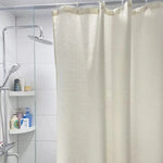 Rideau de douche élégant beige pour salle de bain moderne. Accessoire pratique pour retenir l'eau et embellir votre espace. Installation facile avec des œillets résistants. Idéal pour une décoration sobre et élégante. Transformez votre douche en un espace relaxant et stylé.
