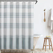 rideau douche rayures horizontales blanc bleu clair bord frangé champêtre rustic