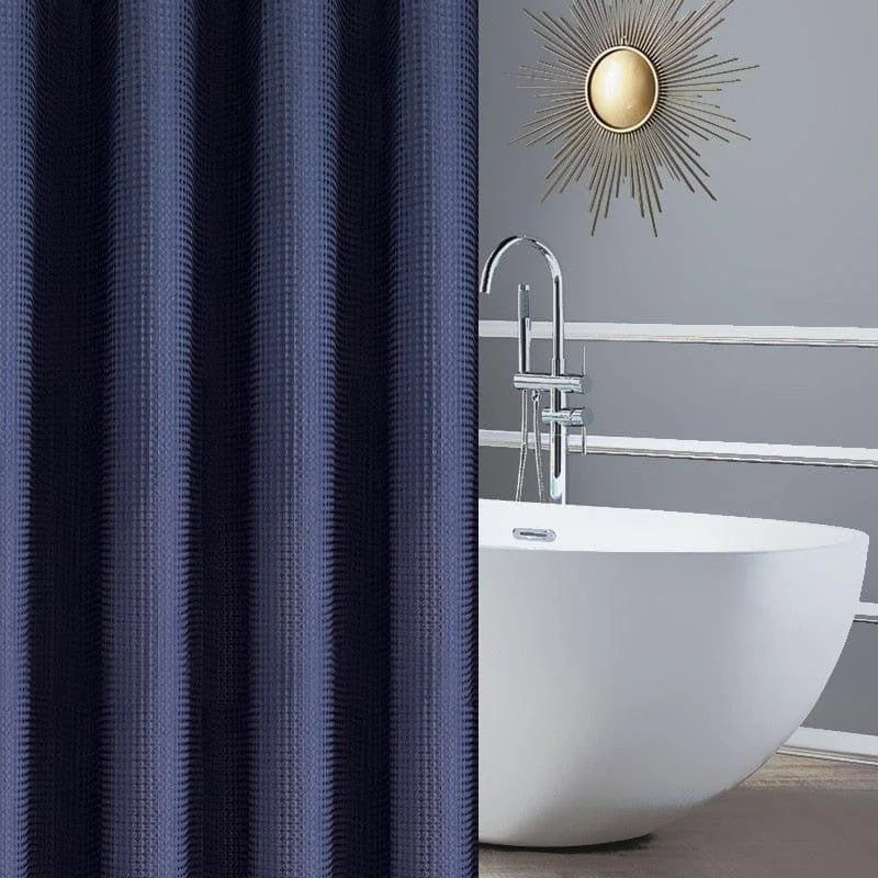 Rideau de douche bleu foncé élégant pour salle de bain moderne, combinant style et fonctionnalité pour un espace relaxant. Design sophistiqué idéal pour une décoration contemporaine. Baignez-vous dans le confort et l'élégance.