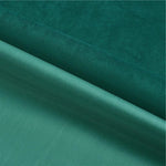 Image d'un tissu vert foncé sophistiqué, idéal pour la décoration intérieure ou la confection de vêtements élégants. Sa teinte riche et sa texture douce apportent une touche de chic à tout projet créatif. Parfait pour des rideaux, des coussins ou des tenues de soirée raffinées.