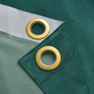 Rideau vert décoratif avec œillets dorés, idéal pour ajouter une touche élégante et moderne à votre intérieur. Convient parfaitement pour le salon ou la chambre, facile à installer et à entretenir. Embellissez vos fenêtres avec ce design raffiné et contemporain.