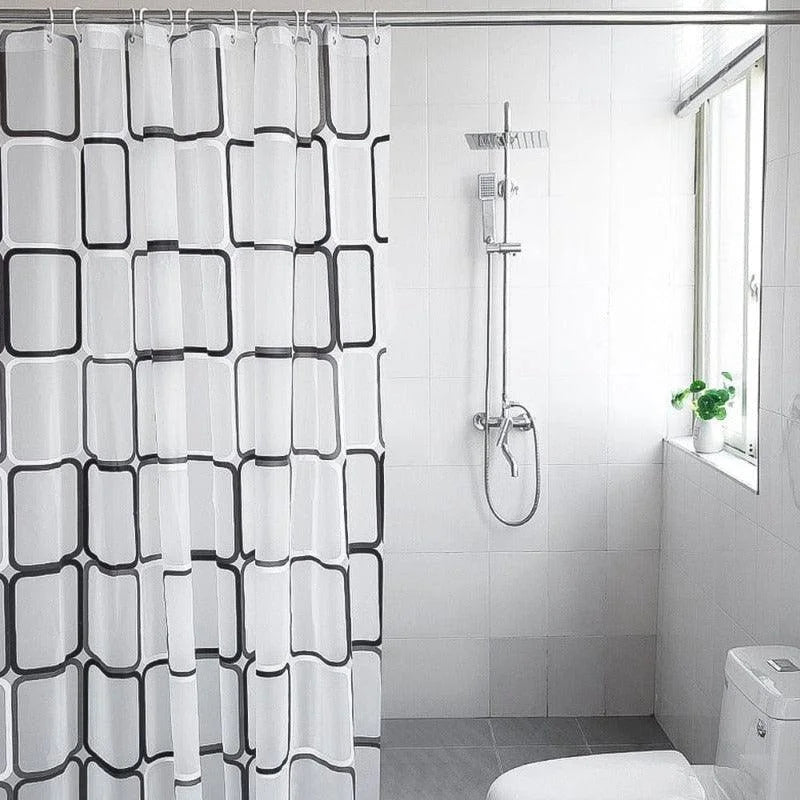 Rideau de douche moderne avec motif géométrique noir et blanc, idéal pour une salle de bain contemporaine. Parfait pour ajouter une touche de style tout en protégeant des éclaboussures d'eau. Ajustement facile grâce à une tringle classique. Accessoire essentiel pour embellir votre espace de douche.